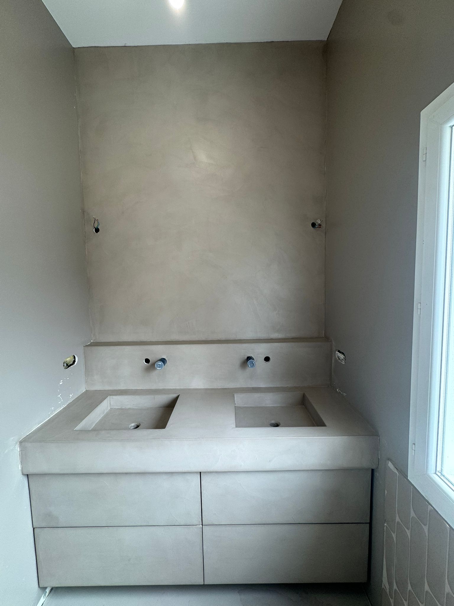 Meuble SDB sur mesure béton ciré